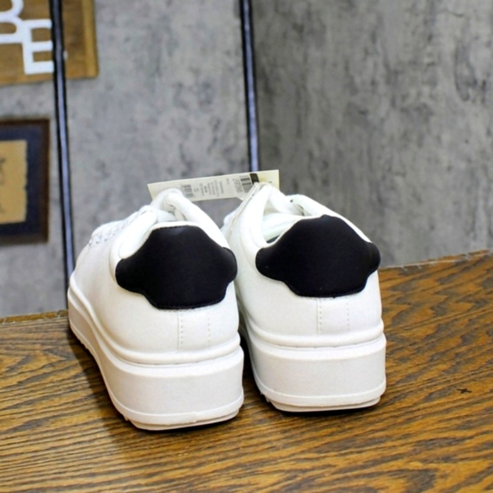 Target 'A New Day' Size-9.5 White & Dark Blue Peggy Sneakers BRAND NEW - Picture 7 of 10